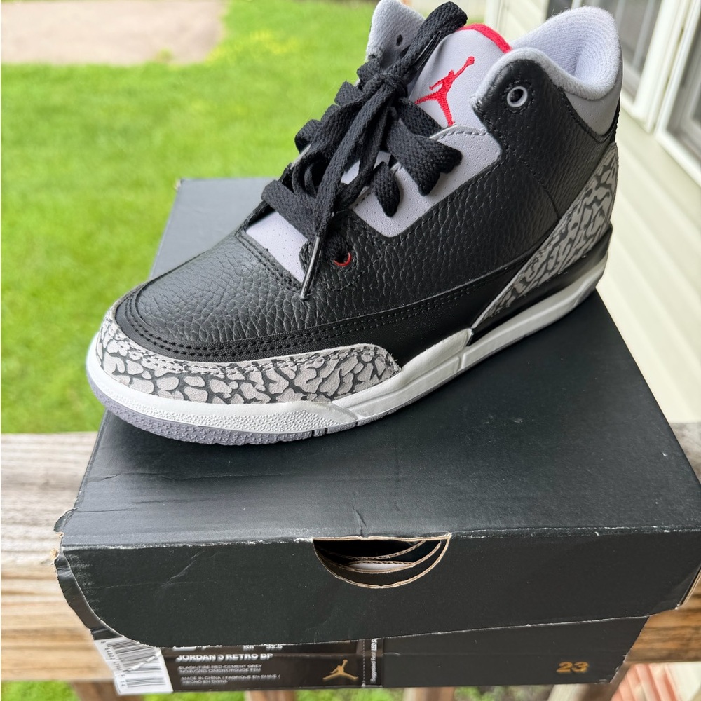New Jordan Retro 3 size 2Y